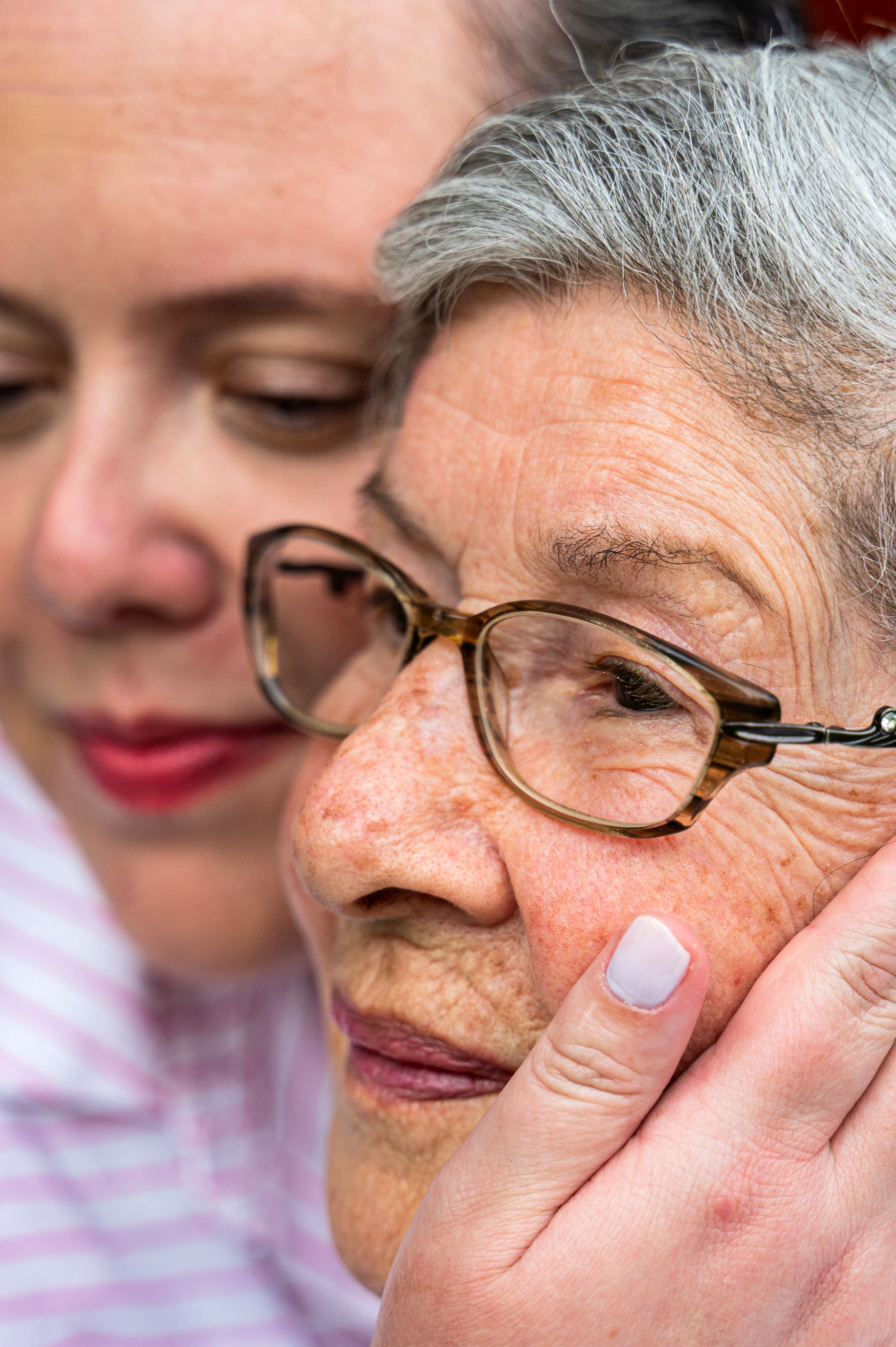 Pishon caregiver giving personal support